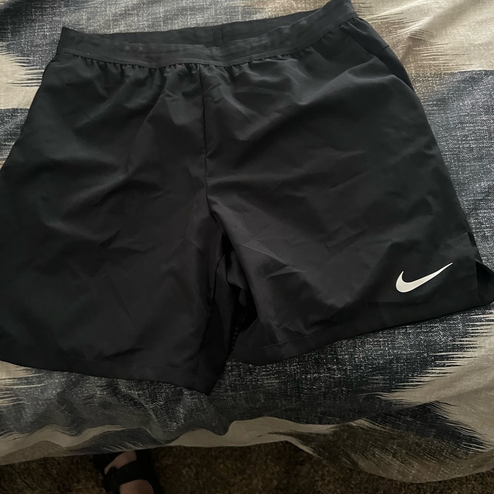 Black Nike shorts